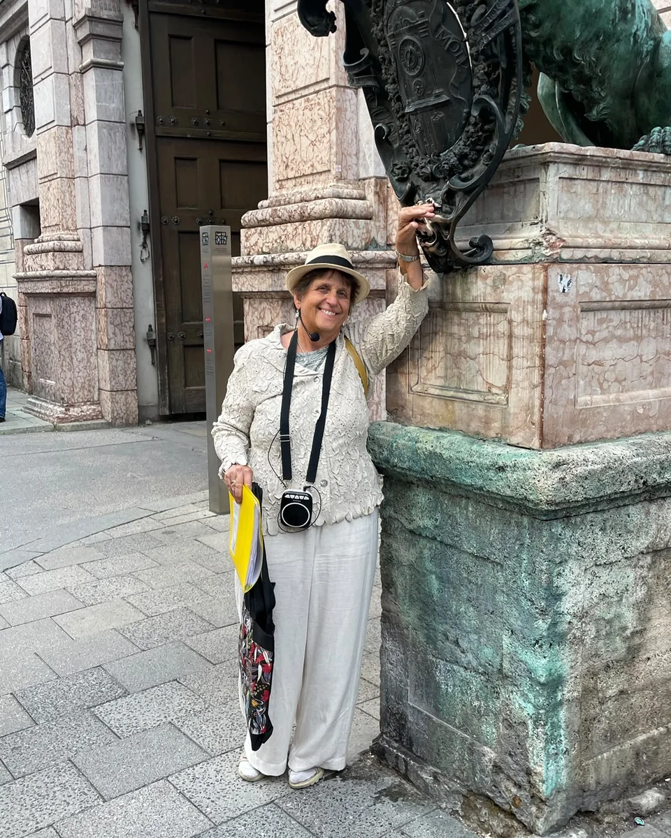 Birgit Braun während einer Stadtführung in München